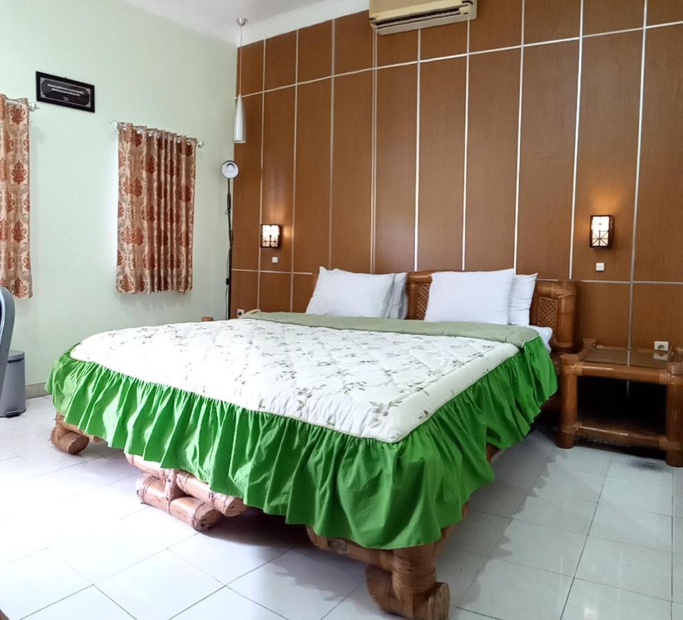 Hotel Galuh Прамбанан Екстер'єр фото