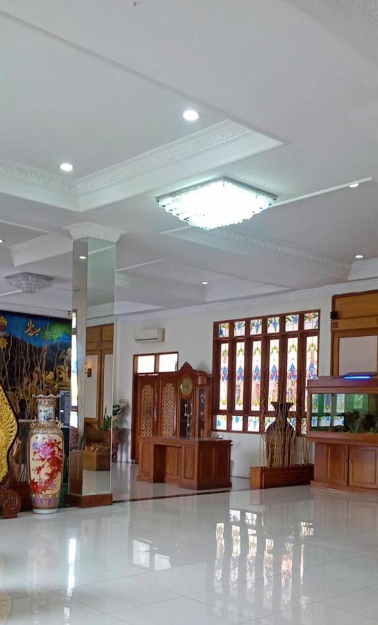 Hotel Galuh Прамбанан Екстер'єр фото